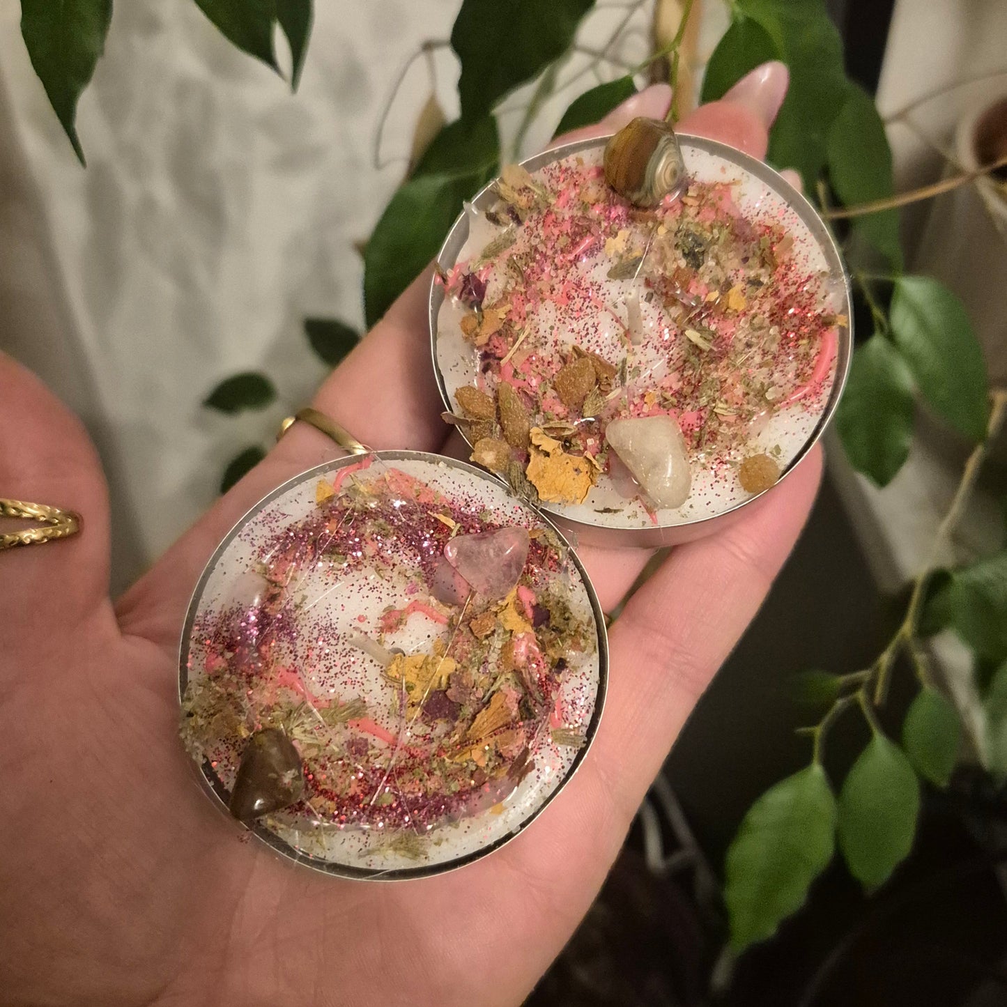 Aphrodite’s Glow — Self-Love & Beauty Spell Candle (Large Tea Light)